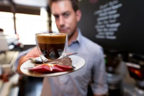 Expresso ou café-cafetière : lequel contient le plus de caféine ? – Double Expresso Expresso ou café-cafetière : lequel contient le plus de caféine ?